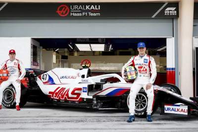 Haas F1 finally launches the VF-21 as pre-season testing gets underway