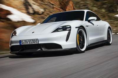 Free software update for the first Porsche Taycan models