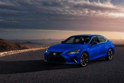 Lexus ES executive sedan refreshed for 2022
