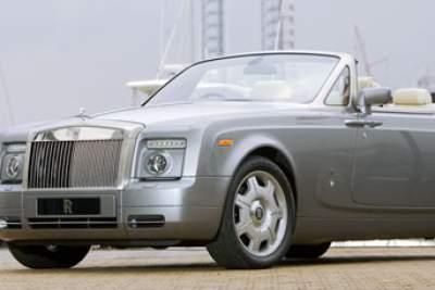 Rolls-Royce Phantom Drophead Coupé makes Singapore debut