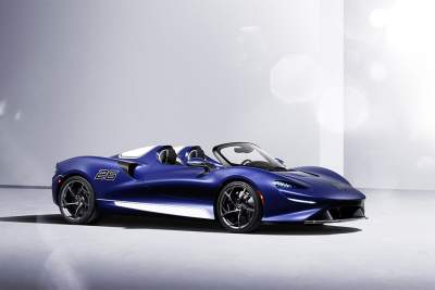 The ultimate roadster experience: Windscreen version of McLaren Elva enters production