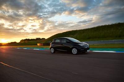 Renault Zoe sets hypermile record for Electric Vehicles