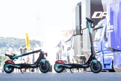 Live out your F1 and MotoGP dreams with the PSRT Velocifero Mad Air scooter