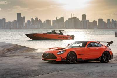 Mercedes-AMG and Cigarette Racing debut unique racing boat