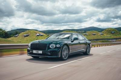 Bentley introduces the new Flying Spur Hybrid