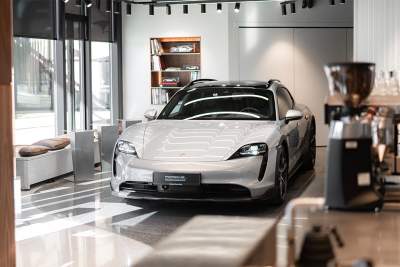 Porsche's new retail shops are the showrooms of the future