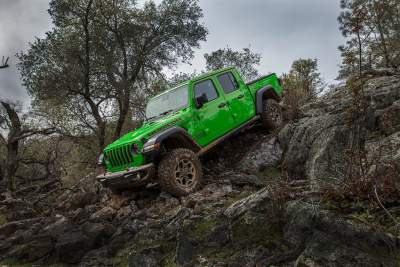 Jeep now offers Gecko paint and toughened windshields
