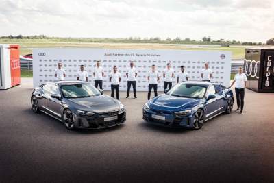 Audi takes FC Bayern onto the track in its electric performance cars
