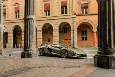 Check out these images of the Lamborghini Sian set against the porticoes of Bologna
