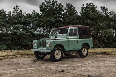 Everrati reveals its electrified Land Rover Series IIA