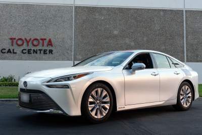 Toyota Mirai sets new fuel cell hypermiling record