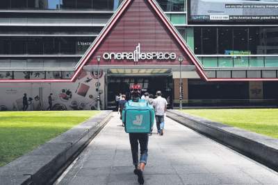 Faster deliveries in store from Deliveroo with firm co-sponsoring e-bicycles