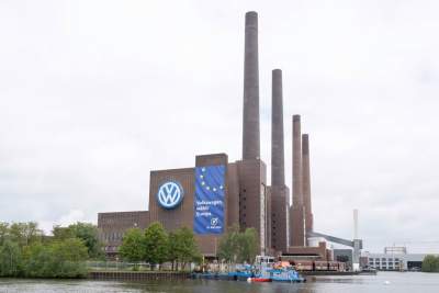 Volkswagen puts 5G to the test at its plants