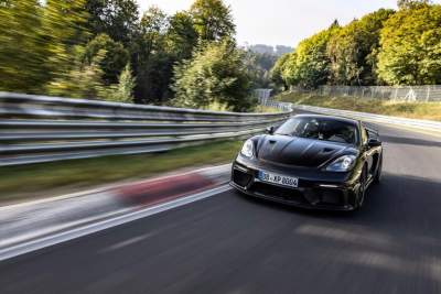 Porsche 718 Cayman GT4 RS undergoes final testing