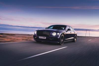 Bentley Flying Spur Hybrid crosses Iceland solely on renewable energy