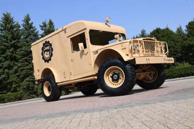 Jeep rebuilds a vintage ambulance for the SEMA Auto Show