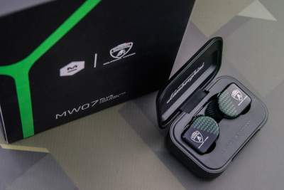 Lamborghini reveals new Squadra Corse headphones and earphones