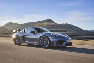 The 718 family gets a new flagship: The Porsche Cayman 718 GT4 RS
