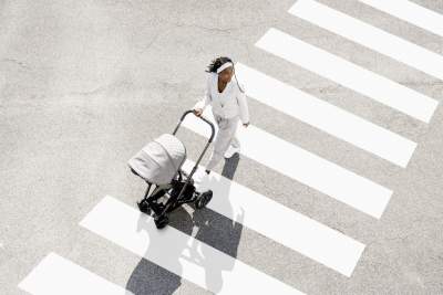 Mercedes-Benz launches new pushchairs together with Hartan