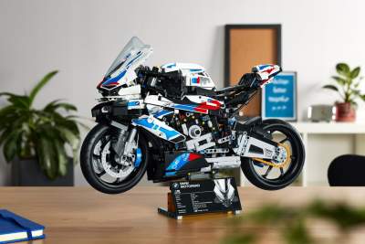 LEGO announces Technic BMW M 1000 RR set for 2022