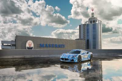 Maserati reveals first images of the MC20 convertible prototype