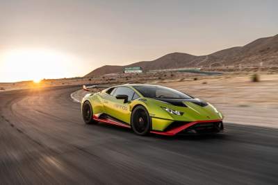 Lamborghini releases new Christmas video