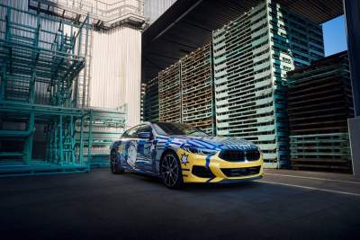 BMW reveals The 8 X Jeff Koons art car