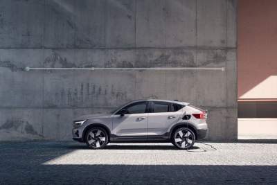 Volvo launches single-motor C40 Recharge and updates the all-electric XC40
