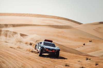 Audi RS Q e-tron scores victory at Abu Dhabi Rally