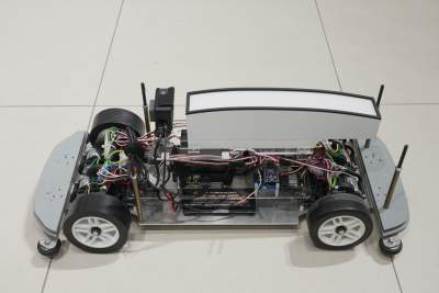 Nissan puts its e-4orce technology into an RC car