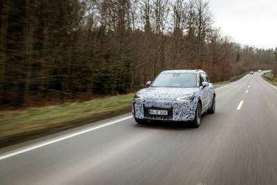 Smart to reveal production #1 electric crossover