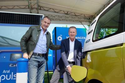 Volkswagen and bp rollout new Flexpole EV charger