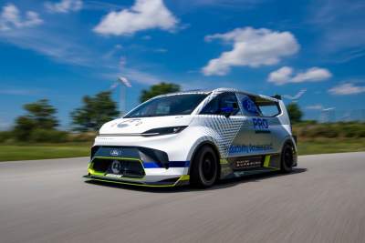 Ford unveils 2,000bhp Pro Electric SuperVan