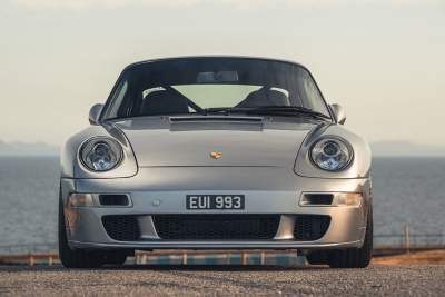 The Paul Stephens Autoart 993R combines the best of both worlds