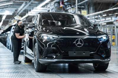 Mercedes-Benz starts production of EQS SUV in Alabama, U.S.A