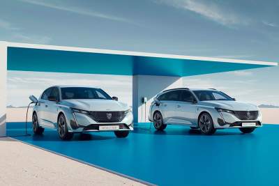 Peugeot reveals new e-308 and e-308 SW