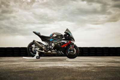 BMW releases the extreme M 1000 RR
