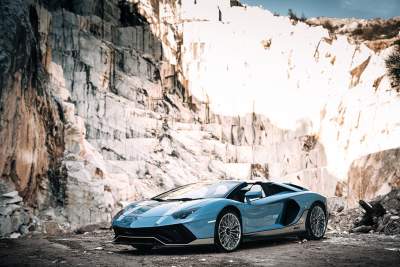 Lamborghini has released the Ad Personam Ultimae Roadster, a homage to he original Miura Roadster