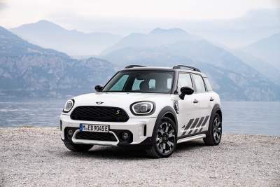 MINI launches Nanuq White colour for the Cooper SE Countryman Untamed Edition