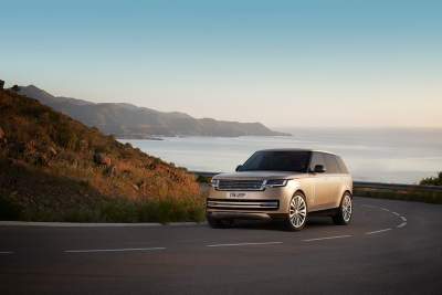 Jaguar Land Rover announces drive to recruit skilled workers from the digital technology industry