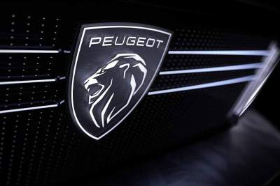 Peugeot teases first images of the Inception Concept