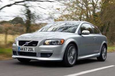 Volvo C30 R-Design: Rrrrip up the competition