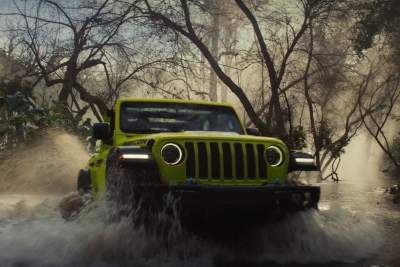 Jeep's Super Bowl ad spot has animals grooving to a new Electric Boogie