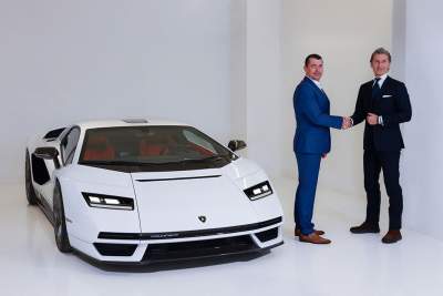 Lamborghini's new partner is... a champagne company