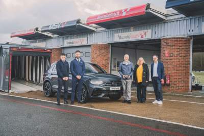 10,000th Volkswagen Tiguan R delivered to U.K. customer at Brands Hatch circuit