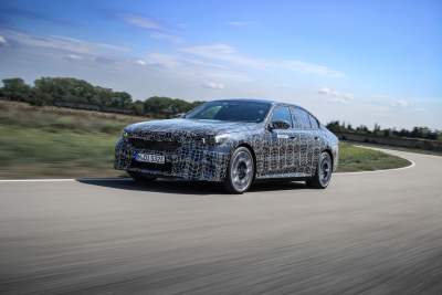 You'll be able to initiate lane changes in the BMW i5 with your eyes