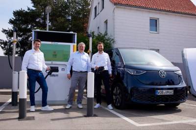 Shell and Volkswagen open first Flexpole charger in Germany