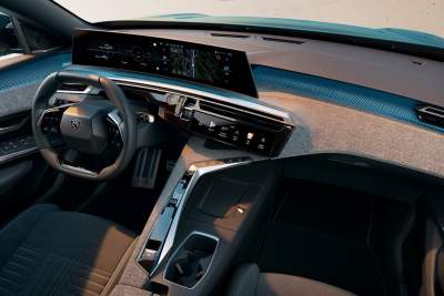 The next Peugeot 3008 will get a 21-inch curved display in its cabin