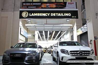 Affordable car wash with vacuum & interior clean by car grooming companies
