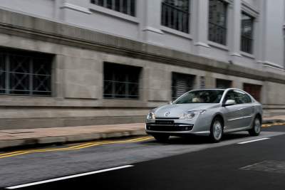 Renault Laguna 2.0T Privilege Review